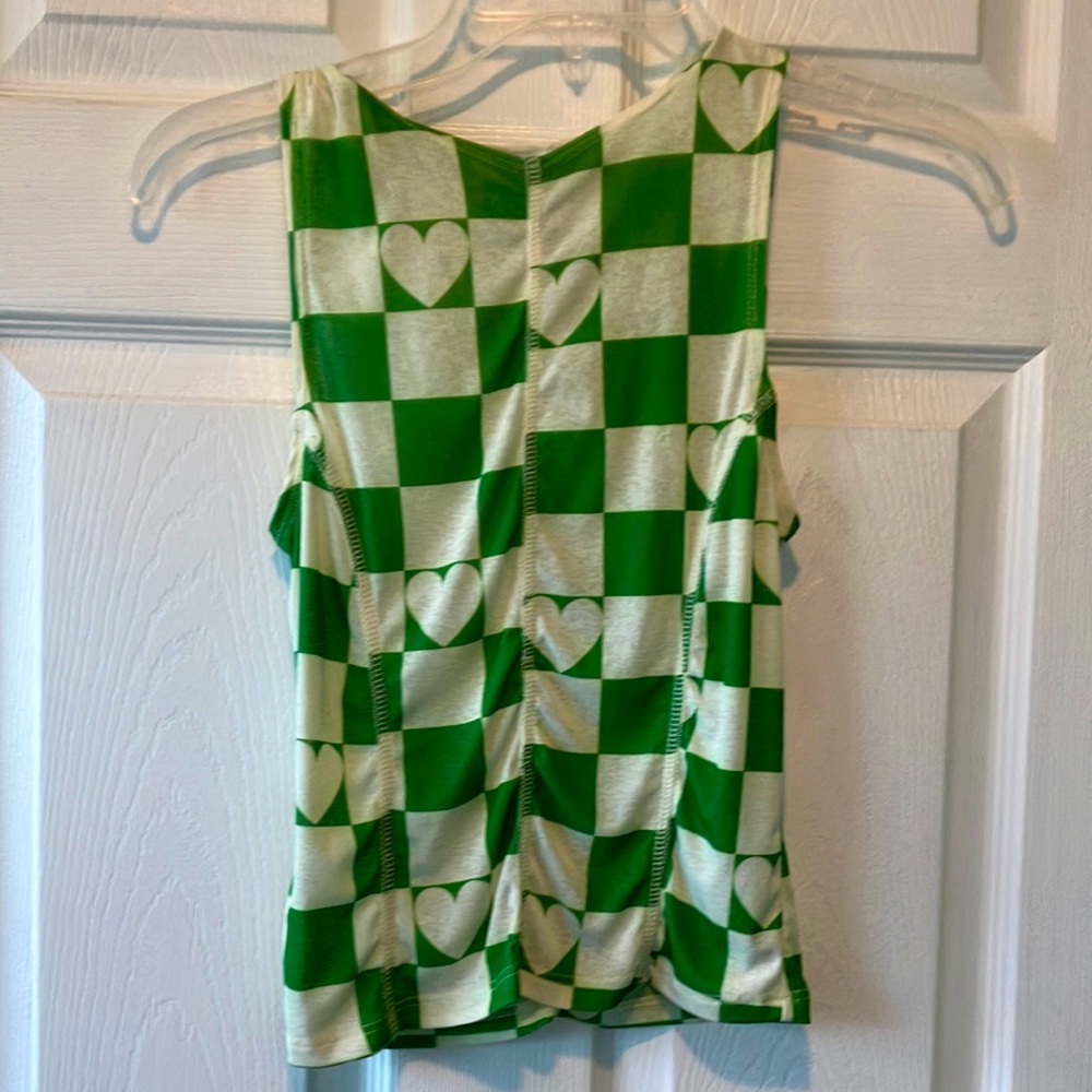 Top shop XS green and white hearts stretchy tank shirt funky sleeveless